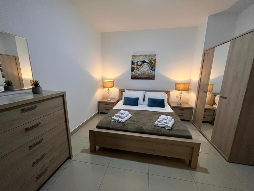 Crimson Court Apartman Is-Swieqi Kültér fotó