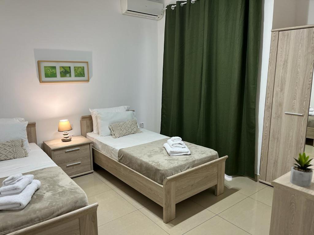 Crimson Court Apartman Is-Swieqi Kültér fotó